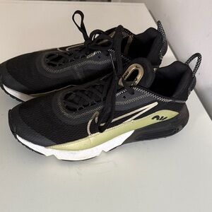 Nike Kids 7Y Air Max 2090